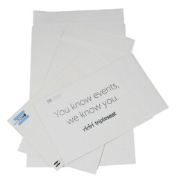 White kraft mailers for clothing and e-commerce