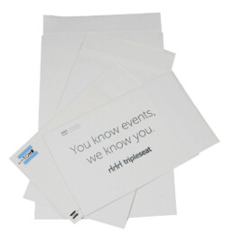 White kraft mailers for clothing and e-commerce